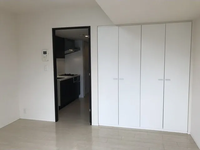 Comforia Komaba - Interior - ["Property", "Room", "Door"]