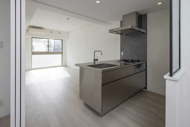 Residence Shibuya Tomigaya - Interior - ["Kitchen", "Countertop", "Flooring"]