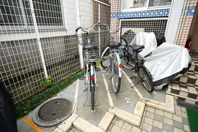Pastel U - Exterior - ["Wheel", "Tire", "Bicycle"]