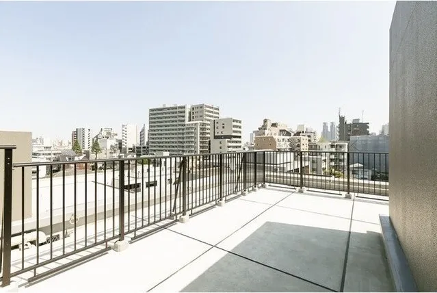 Shell Nakano Yayoicho - Interior - ["Sky", "Building", "Fence"]