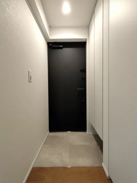 Comforia Kamimeguro - Interior - ["Fixture", "Door", "Rectangle"]