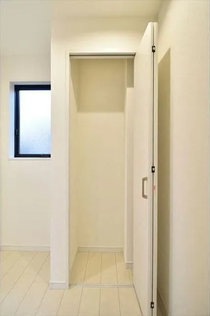 Brilliant Kanamecho - Interior - ["Door", "Fixture", "Wood"]