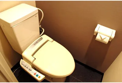 Phoenix Ikebukuro No. 2 - Interior - ["Toilet seat", "Toilet", "Plumbing fixture"]