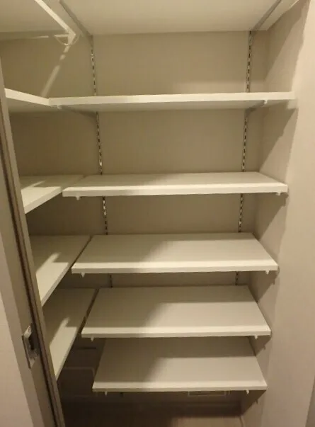 Laurel Tower Renai Hamamatsucho - Interior - ["Shelving", "Shelf", "Flooring"]