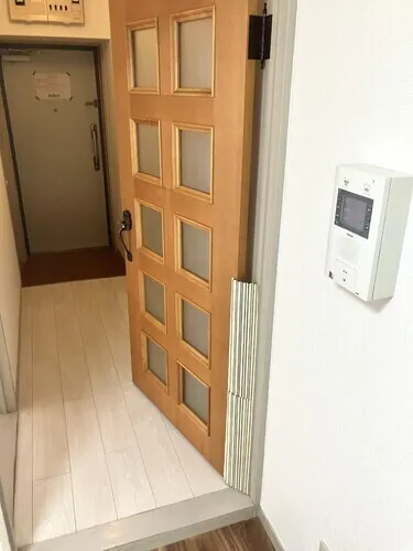 Lions Plaza Ochanomizu - Interior - ["Wood", "Flooring", "Door"]