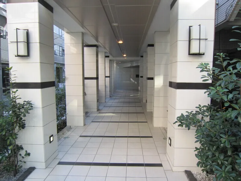 Epic Higashi Nihonbashi Residence - Exterior - ["Glass", "Concrete", "Tile"]