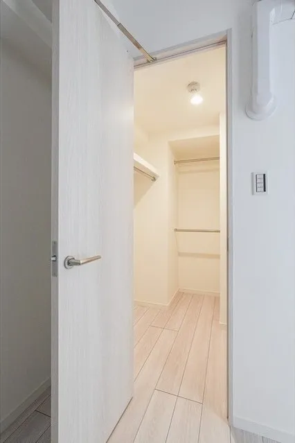 Comforia Liv Bunkyo Gokokuji - Interior - ["Flooring", "Wood", "Floor"]