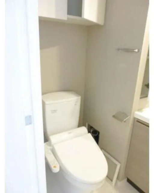Park Axis Kamata Station Gate - Interior - ["Toilet seat", "Toilet", "Plumbing fixture"]