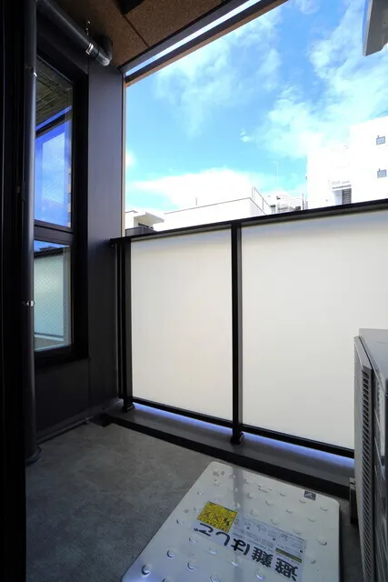 The Lions Forsia Sotokanda - Interior - ["Glass", "Daylighting", "Transparency"]