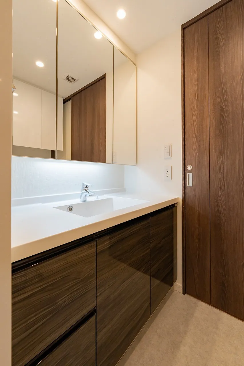 La Tour Shinjuku Annex - Interior - ["Brown", "Tap", "Countertop"]