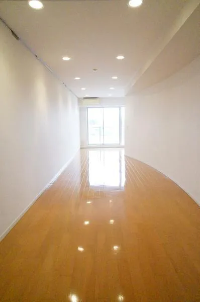 Brillia Ist Sangenjaya Ivy Terrace - Interior - ["Flooring", "Floor", "Wood"]