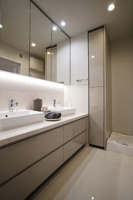Lufit Yoyogi Oyama-cho - Interior - ["Interior design", "Flooring", "Bathroom cabinet"]