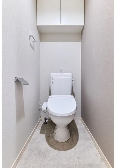 Gran Casa Hikifune II - Interior - ["Toilet seat", "Toilet", "Bathroom"]