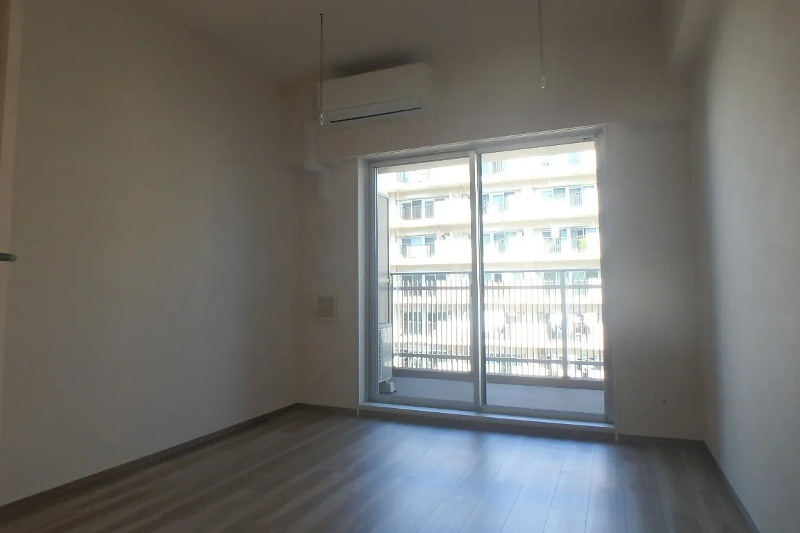 A-Standard Shibaura - Interior - ["Window", "Fixture", "Building"]