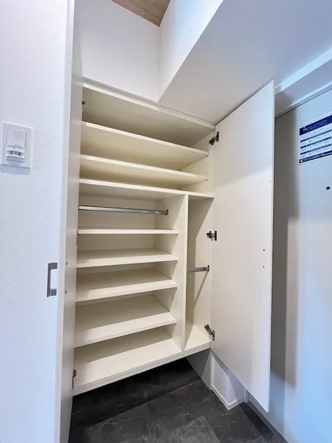 Residia Ueno Okachimachi - Interior - ["Wall", "Flooring", "Wood"]