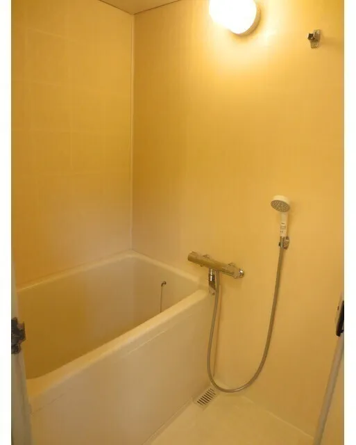 Elgan Gakugei Daigaku - Interior - ["Bathroom", "Plumbing fixture", "Flooring"]