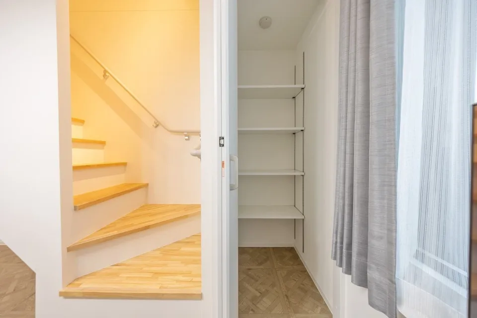 Hmlet Sangenjaya II - Interior - ["Flooring", "Floor", "Wood"]