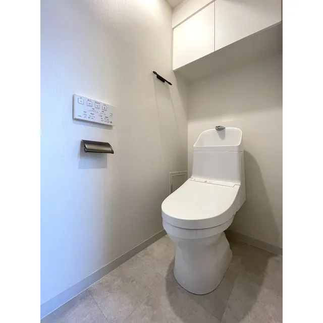 Predia Court Morishita Terrace - Interior - ["Plumbing fixture", "Toilet seat", "Toilet"]