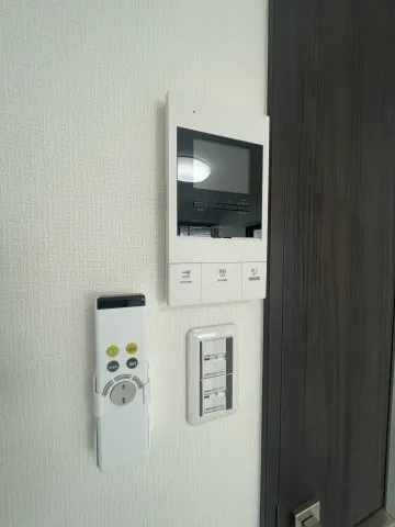 Frasia Uguisudani - Interior - ["Electronic device", "Technology", "Machine"]