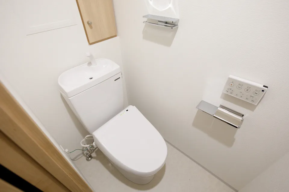 Hmlet Asakusa Tawaramachi - Interior - ["Toilet seat", "Toilet", "Bathroom"]