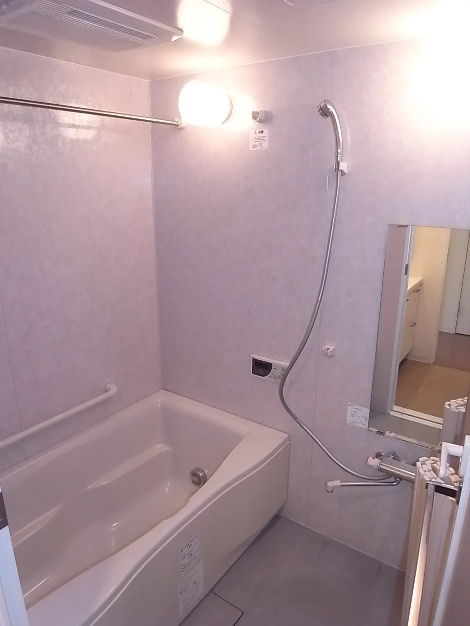 HF Ginza Residence EAST - Interior - ["Bathtub", "Property", "Plumbing fixture"]