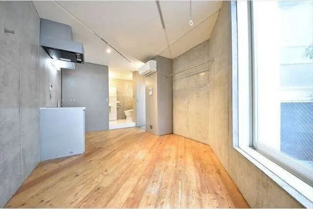 FARE Uehara Noye EAST - Interior - ["Flooring", "Floor", "Ceiling"]
