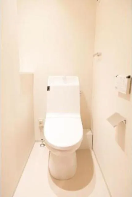 Buena Vista Yoyogi - Interior - ["Toilet seat", "Toilet", "Bathroom"]