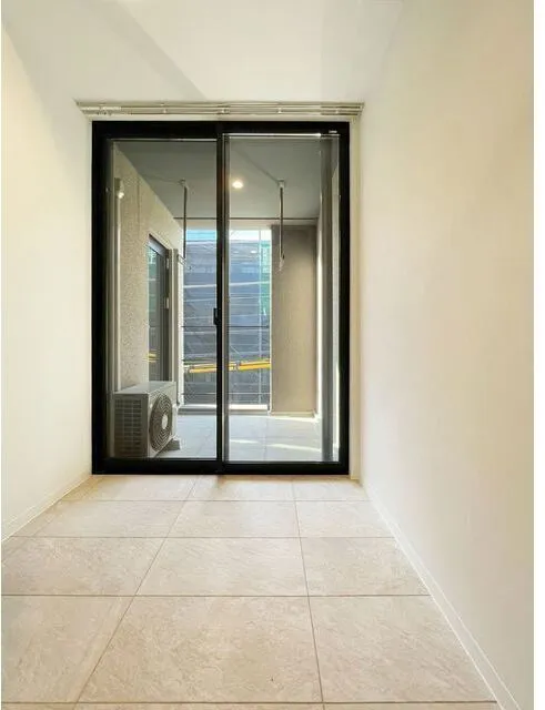 Huit Kagurazaka - Interior - ["Fixture", "Floor", "Flooring"]