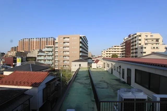 Sejoli Shimura Sakaue - Interior - ["Daytime", "Building", "Urban area"]