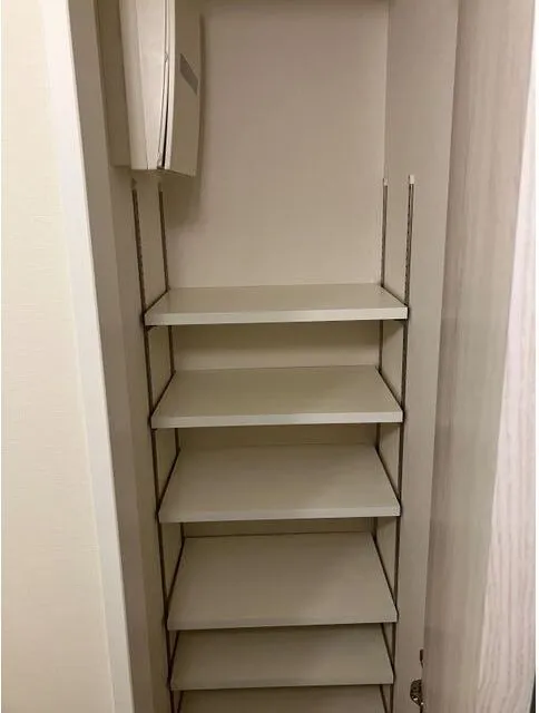 Hiroshin Building - Interior - ["Wood", "Shelving", "Grey"]