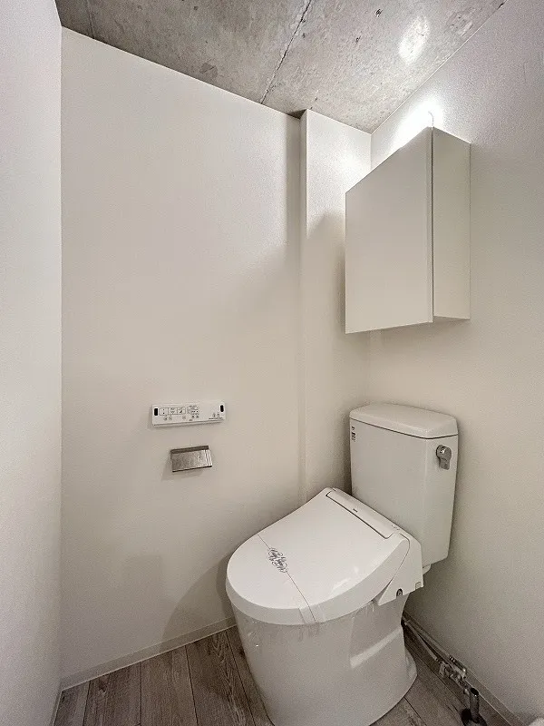 Urban Park Honancho - Interior - ["Toilet seat", "Plumbing fixture", "Flooring"]