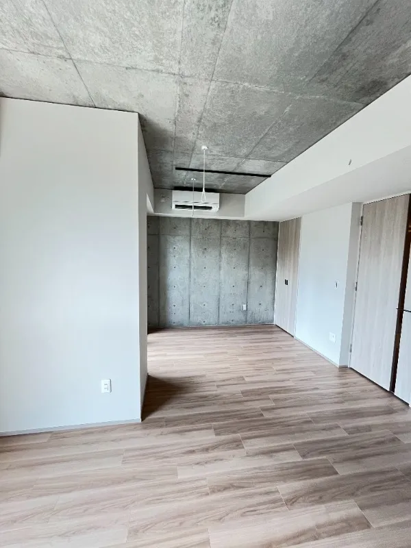 Live en Fleur - Interior - ["Flooring", "Floor", "Wood"]
