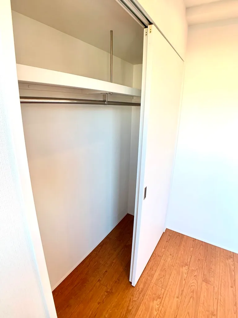 La Douceur Sugamo - Interior - ["Fixture", "Cabinetry", "Wood"]