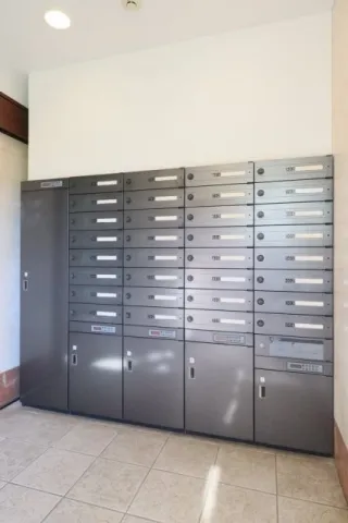 Main Stage Ebisu East - Exterior - ["Flooring", "Grey", "Locker"]