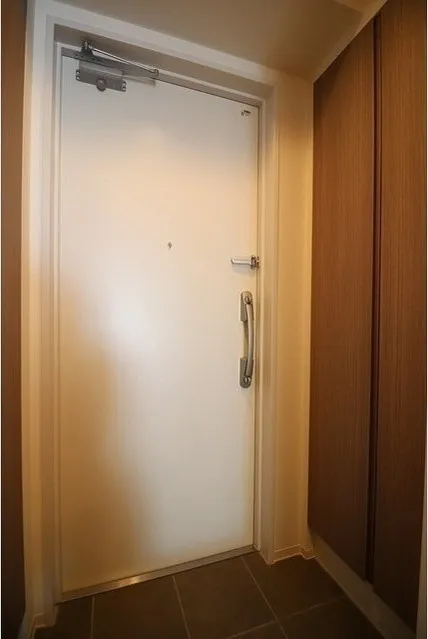 Baus Stage Takadanobaba - Interior - ["Door", "Handle", "Fixture"]