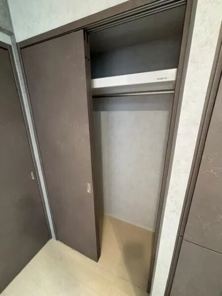 EXAM AKASAKA - Interior - ["Grey", "Wood stain", "Hardwood"]