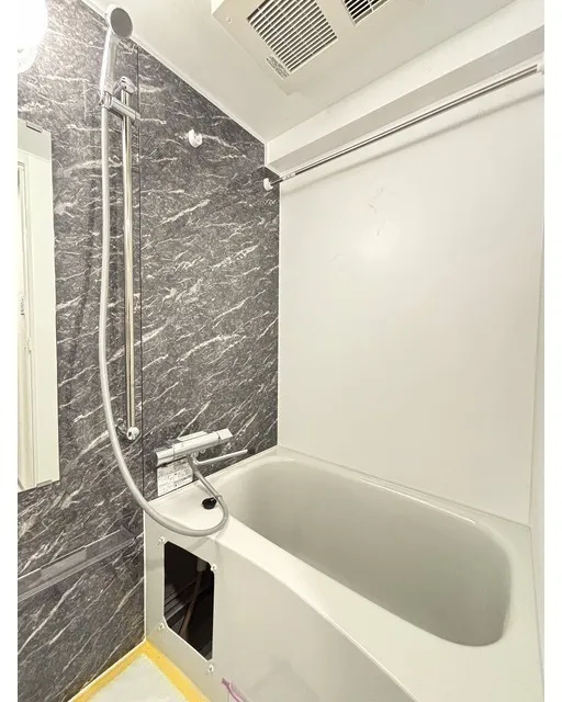 Clarity Ueno Inaricho - Interior - ["Flooring", "Floor", "Plumbing fixture"]