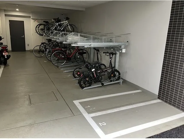 Prele Duc Kinshi Park NORTH - Exterior - ["Bicycle", "Bicycle frame", "Bicycle wheel"]