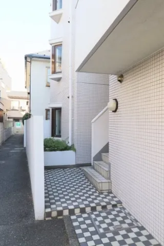 Main Stage Naka-Itabashi Station - Exterior - ["Composite material", "Concrete", "Tile"]