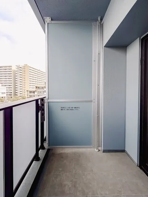 Brookside Residence Kiba - Interior - ["Glass", "Floor", "Composite material"]