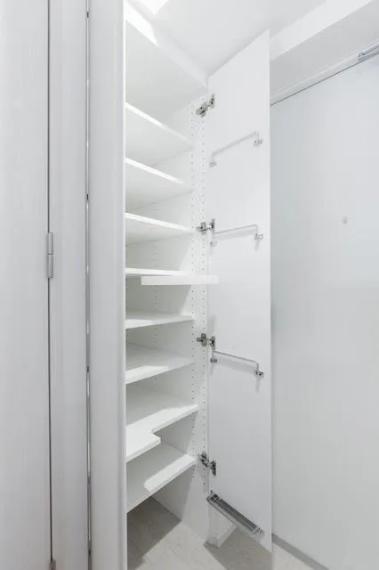 Asyl Court Sangenjaya - Interior - ["Flooring", "Shelving", "Floor"]