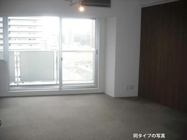 Comforia Shibaura Bauhaus - Interior - ["Window", "Fixture", "Wood"]