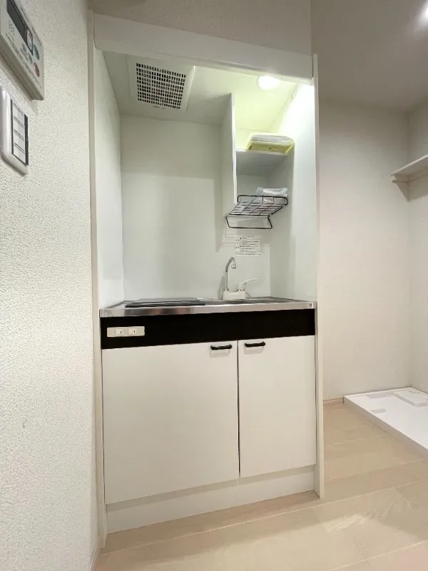 Mare Meidaimae II - Interior - ["Flooring", "Floor", "Apartment"]