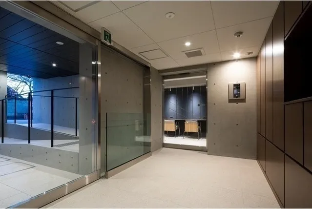 Comforia Honkomagome 1-Chome - Exterior - ["Building", "Rectangle", "Lighting"]