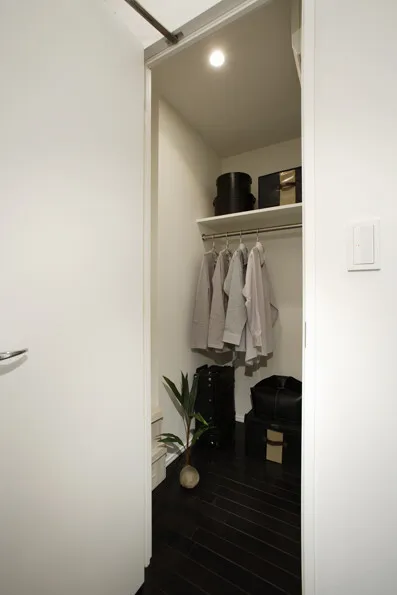 Primal Shinjuku Wakamatsucho - Interior - ["Plant", "Houseplant", "Wood"]