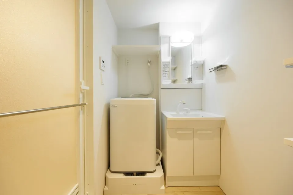 Hmlet Nakano Honcho - Interior - ["Flooring", "Floor", "Interior design"]