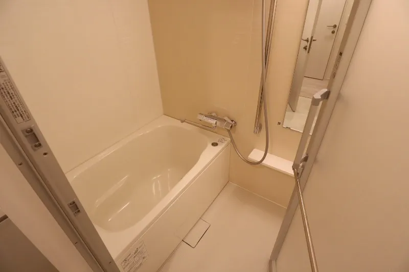 IPSE Yoyogi - Interior - ["Flooring", "Plumbing fixture", "Floor"]