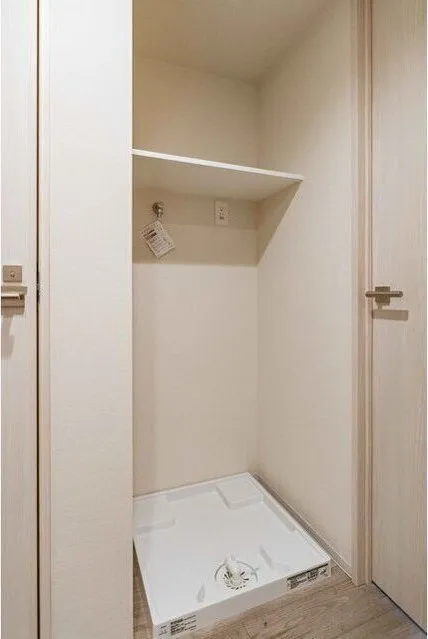 LUMIEC HONCHO EAST - Interior - ["Wood", "Flooring", "Floor"]