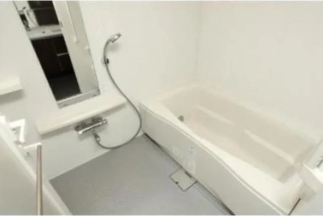 Belle Face Shibaura Tower - Interior - ["Bathtub", "White", "Plumbing fixture"]
