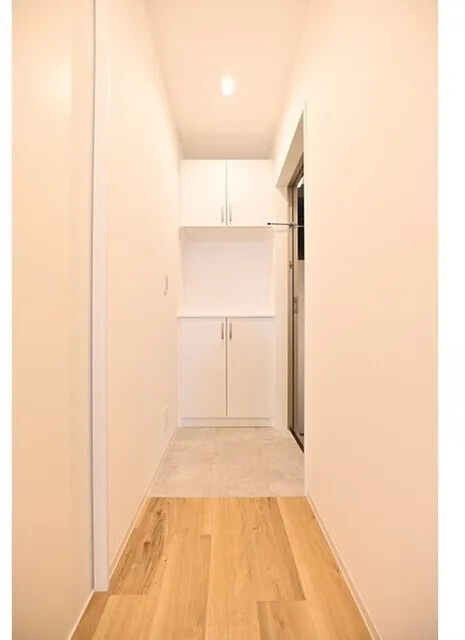 False Class Takadanobaba - Interior - ["Flooring", "Floor", "Wood flooring"]